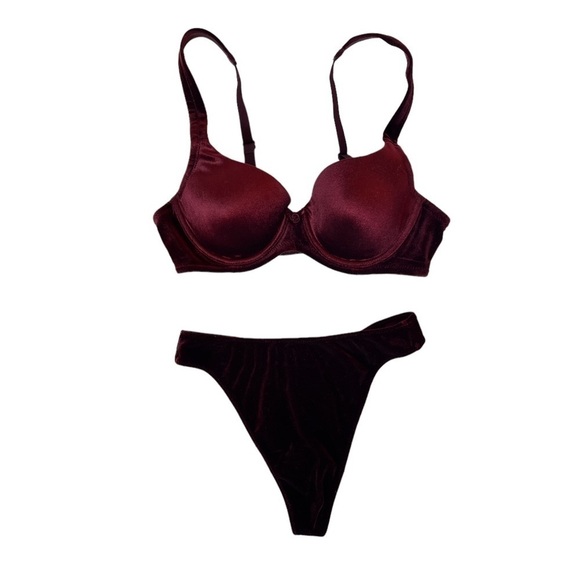 Victoria’s Secret dark red velvet underwire bra and matching thong panty set - Picture 13 of 13